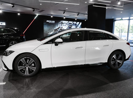 মের্সেডিজ EQE 4MATIC ইলেকট্রিক সেডান 96.1 KWh টার্নারি লিথিয়াম ব্যাটারি এবং 0.62 ঘন্টা চার্জিং 255/45 R19